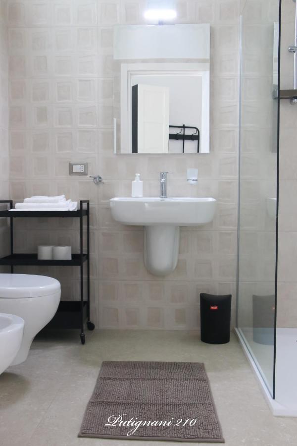 Putignani 210 Apartment Bari Luaran gambar